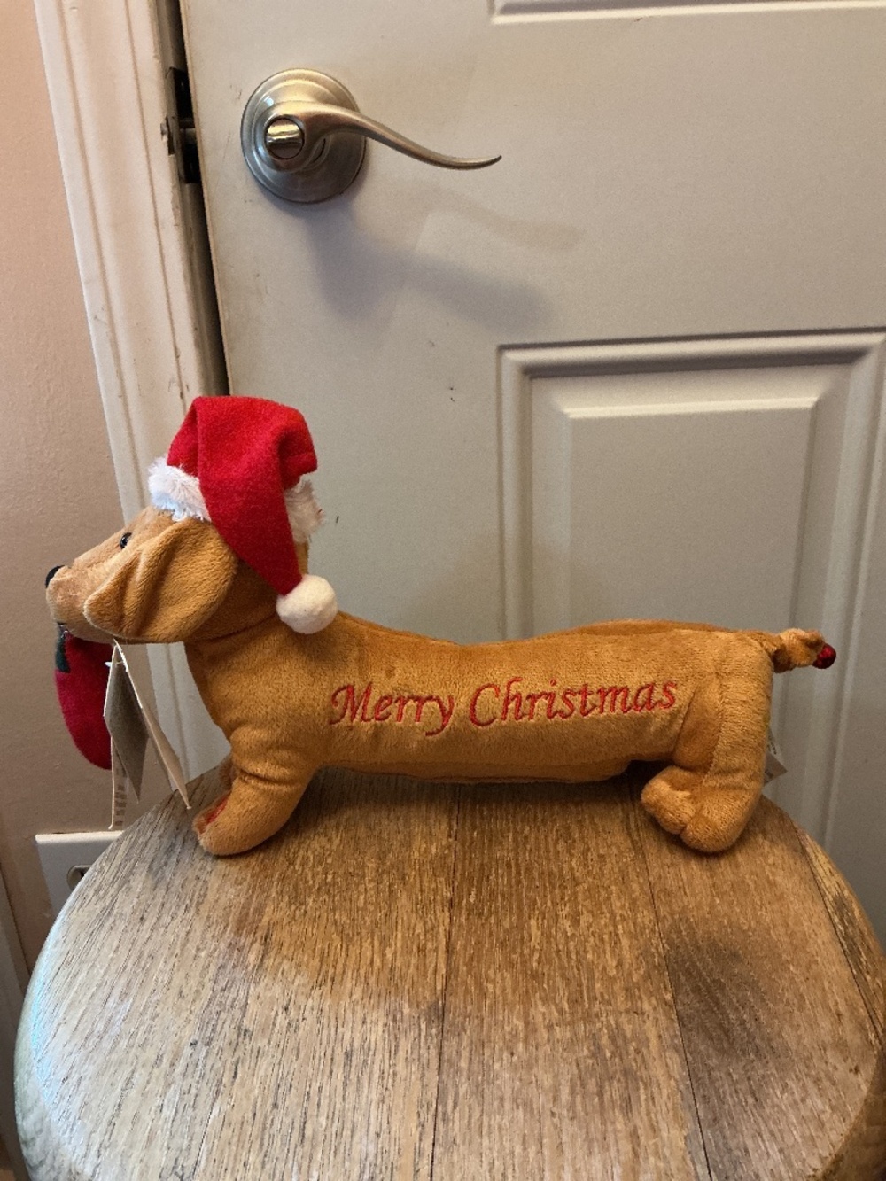 NEW Merry Christmas DACHSHUND Cracker Barrel Animated Singing Christmas Puppy
